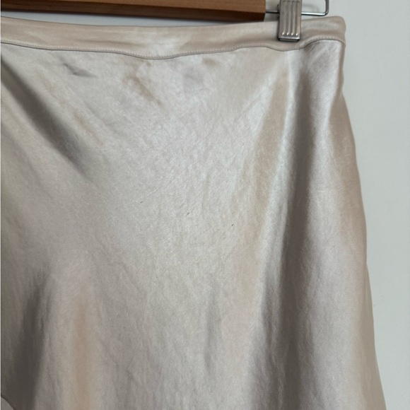 Revolve LPA dalya skirt in cream - Picture 9 of 9